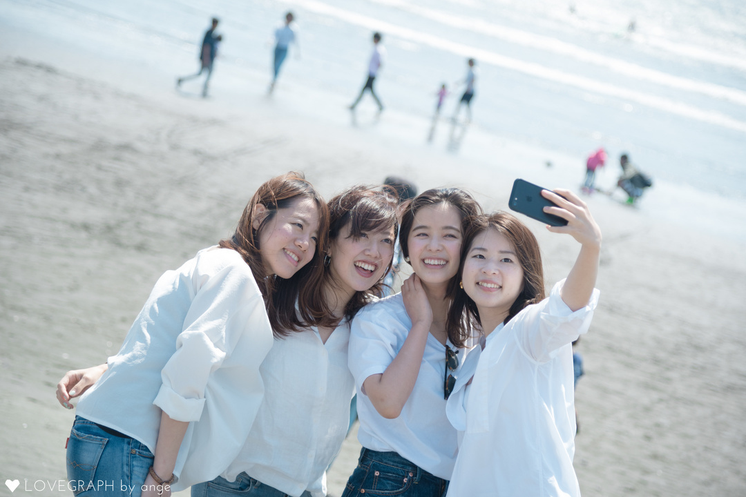 友達との写真に使えるポーズ集 普段も旅行も もっとかわいく写真を残そう